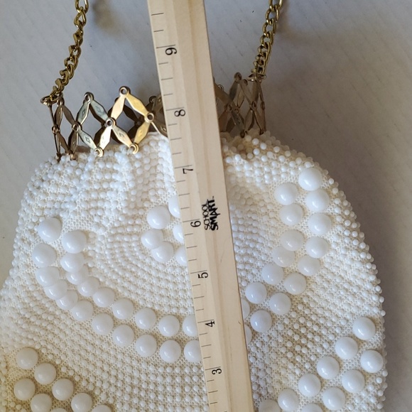 Hand Bag Faux Pearls Clutch Mini Bag in Cream - Picture 8 of 17